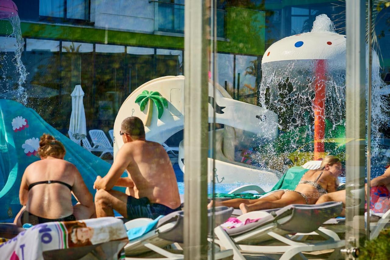 Năvodari Nasty 24 Aparthotel Pool & Spa Mamaia Nord מראה חיצוני תמונה