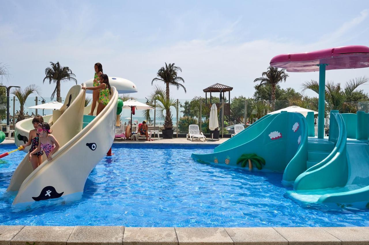 Năvodari Nasty 24 Aparthotel Pool & Spa Mamaia Nord מראה חיצוני תמונה