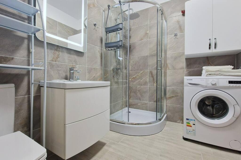 Năvodari Nasty 24 Aparthotel Pool & Spa Mamaia Nord מראה חיצוני תמונה